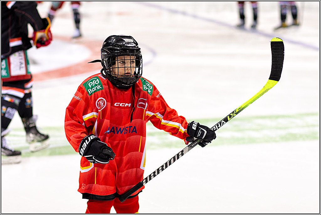 PENNY DEL Viertelfinale 4. Spiel; Duesseldorfer EG - Red Bull Muenchen; Duesseldorf, 16.04.2022